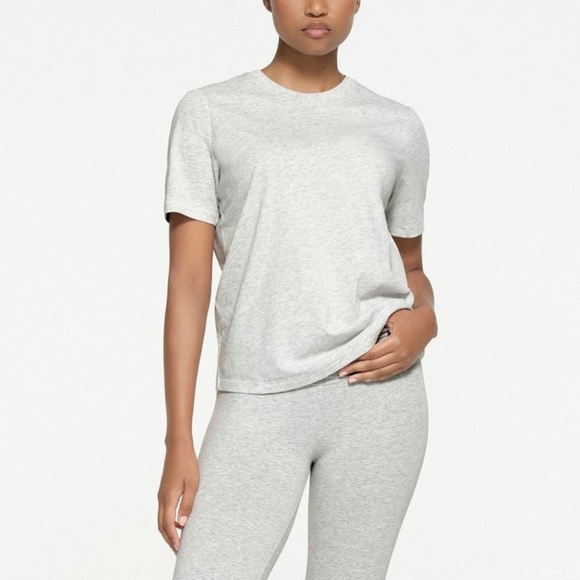 SKIMS Short Sleeve Relaxed T-shirt In Light Heather Grey Size XS - Picture 1 of 9